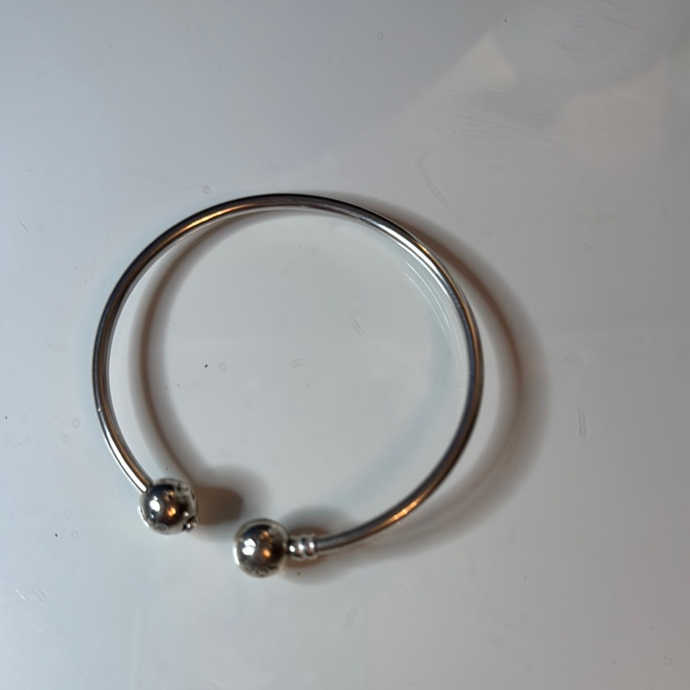 Elegant Silver Bangle Bracelet